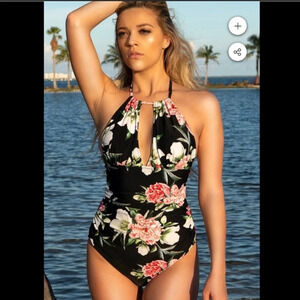 Cupshe Keep Secrets One Piece‎ Halter Swim Suit Floral Slimming Flattering Large